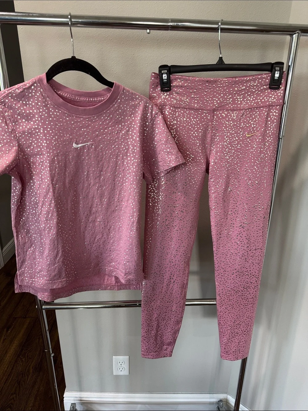 Nike Big Girls Pink Speckled Tee & High-Rise Leggings